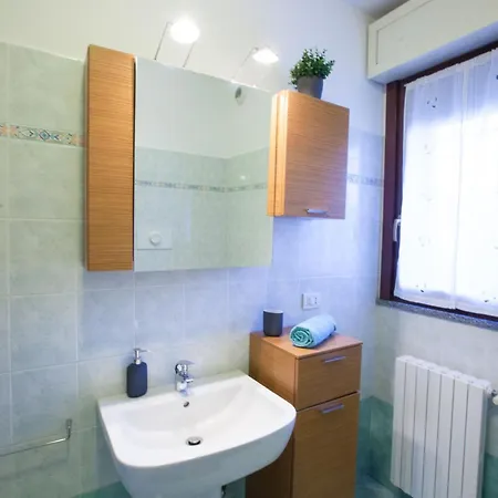 Apartment Caseospitali - Casa I Giardini, Bilocale A Pochi Passi Dal San Raffaele