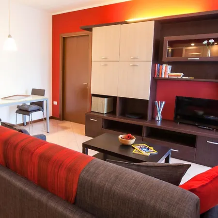 Guesthost - I Giardini Apartment