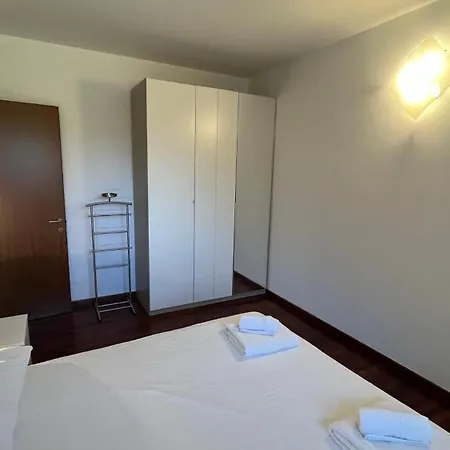 Guesthost - I Giardini Apartment